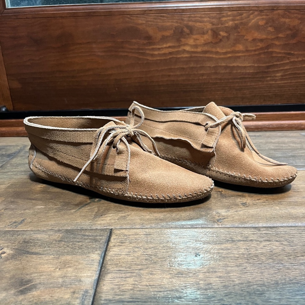 1990s Minnetonka tan suede moccasins